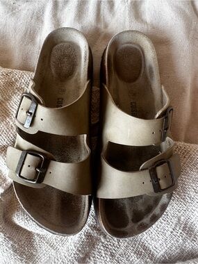 Cushionaire Sandals 7.5
